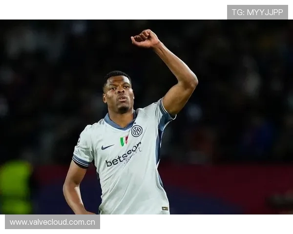 邓弗里斯谈球队角球优势：我们始终渴望胜利，这就是正确的道路